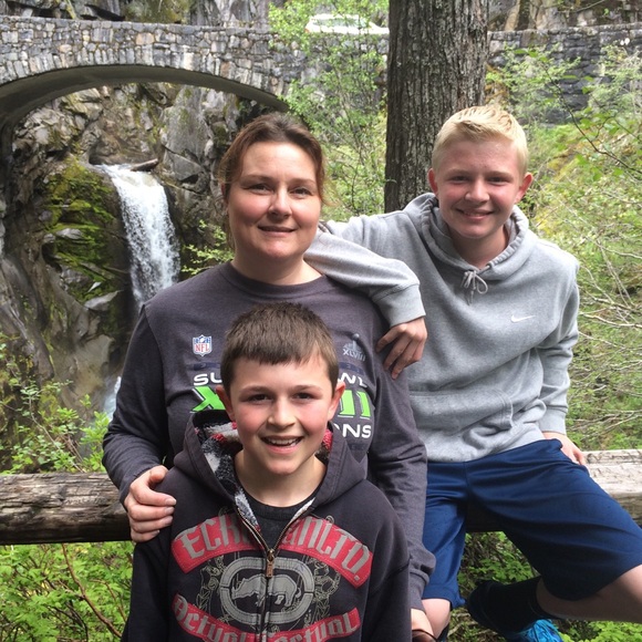 Meet your Posher, Sandy - Picture 1 of 1